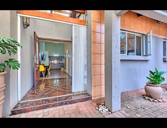 2 BEDROOM PROPERTY TO RENT IN WOODMEAD
